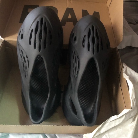 Adidas Mens Yeezy Foam Runner - Picture 7 of 10